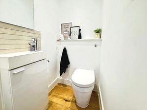 DE VERE LANE- click for photo gallery